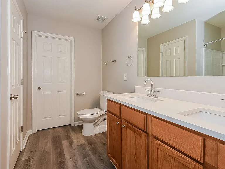 2495 Mayfair Dr — Photo 12