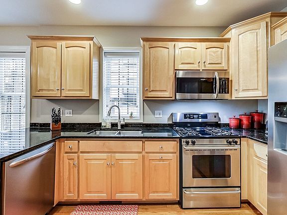 5th image of 2212 N Seeley Ave #1