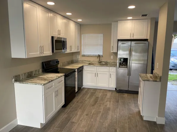 2504 Seaside Dr, Greenacres, FL 33463