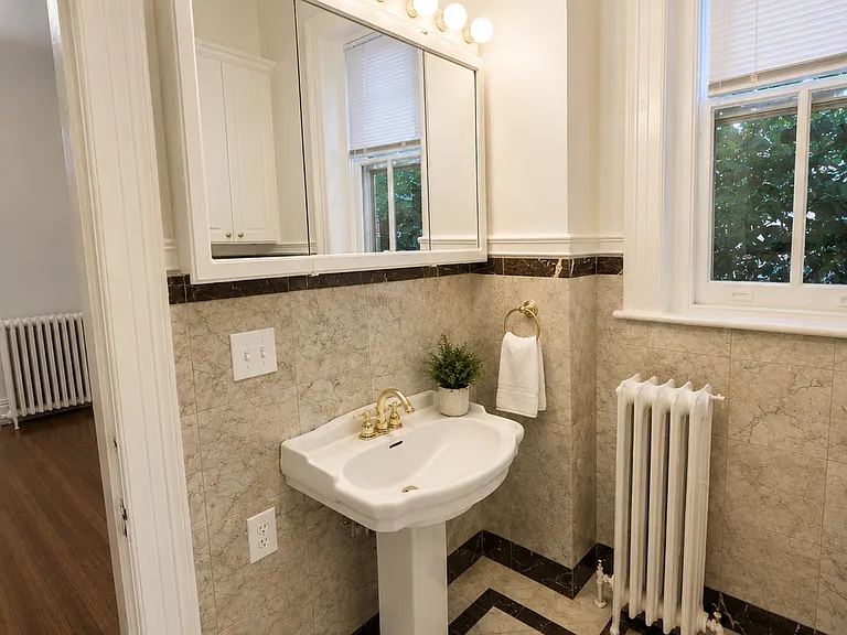 2706 E Grace St #1 — Photo 16