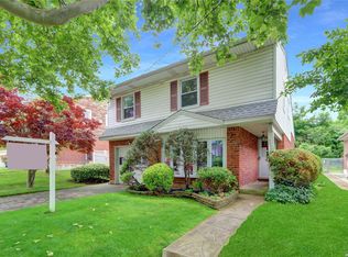 5826 Hewlett St, Little Neck, NY 11362