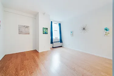 Rented by R New York