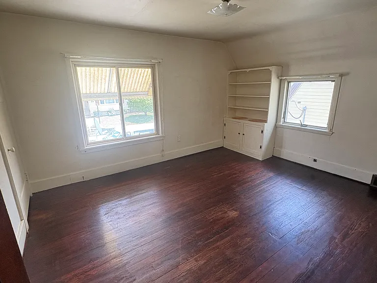 544 Pearl St — Photo 4