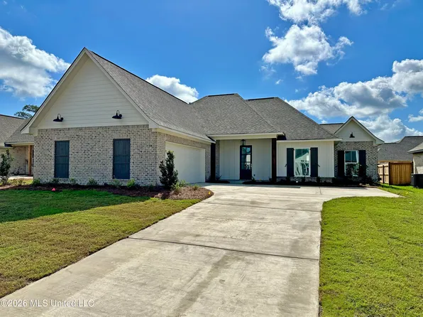 302 Tremont Dr, Florence, MS 39073