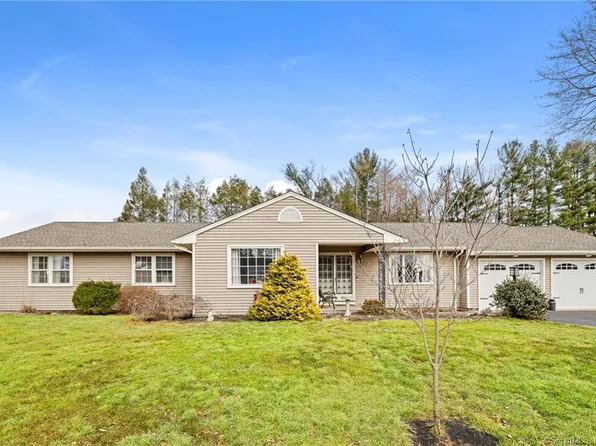 5 Petticoat Lane, East Windsor, CT 06016