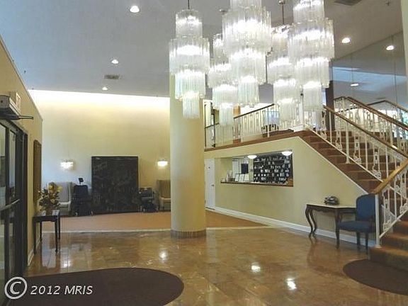 4th image of 3800 Powell Ln APT 827