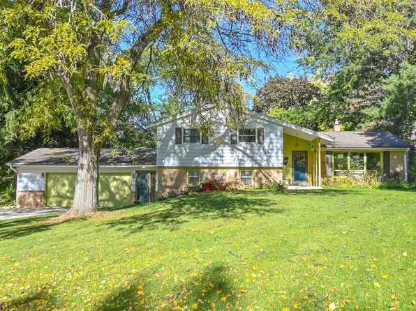 19250 Benington DRIVE, Brookfield, WI 53045