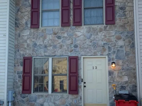 13 Jonathan Ct, Inwood, WV 25428