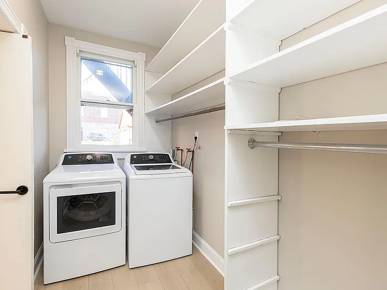 105 Washington St — Photo 14