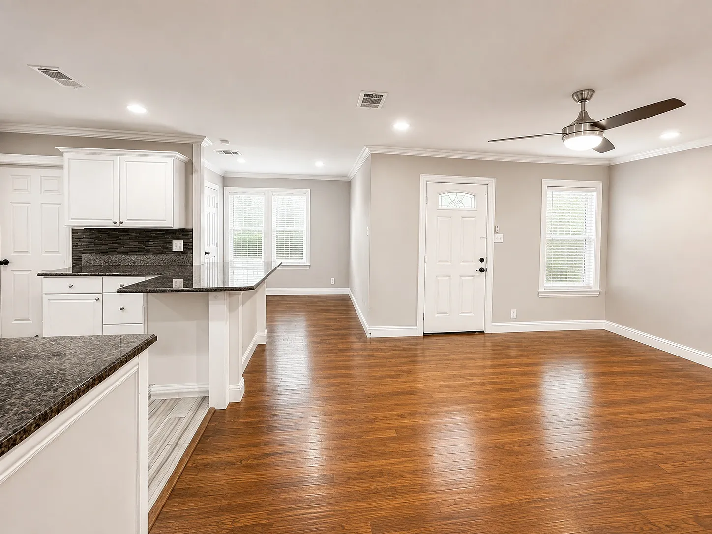 2 bed, 1.5 bath, 1061 sqft, $2,450 — Photo 3