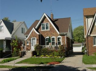 7445 Coolidge Ave, Center Line, MI 48015