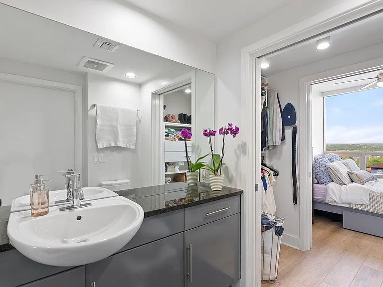 300 Bowie St #1006 — Photo 15