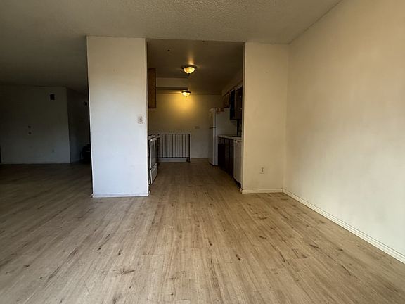 3rd image of 1224 E Nebraska Ave