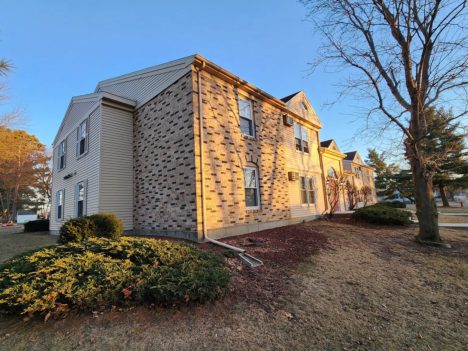 2 bed, 500 sqft, $500 — Photo 1