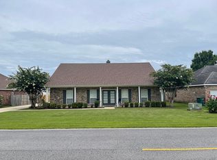 117 Windrow Dr, Broussard, LA 70518