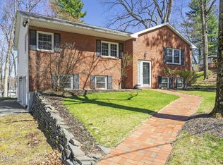 8 Saddle Hill Road, Wynantskill, NY 12198