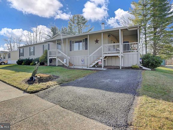 3rd image of 11 Beechwood Dr