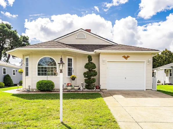32 Kinkora Court W, Toms River, NJ 08757