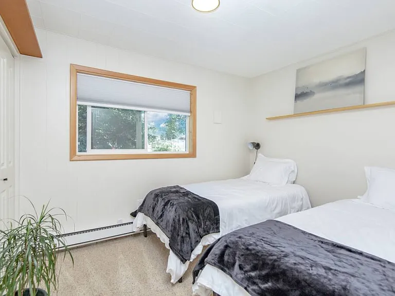Pearl Dr — Photo 12