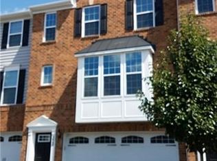 323 Arrowwood Ln, Canonsburg, PA 15317