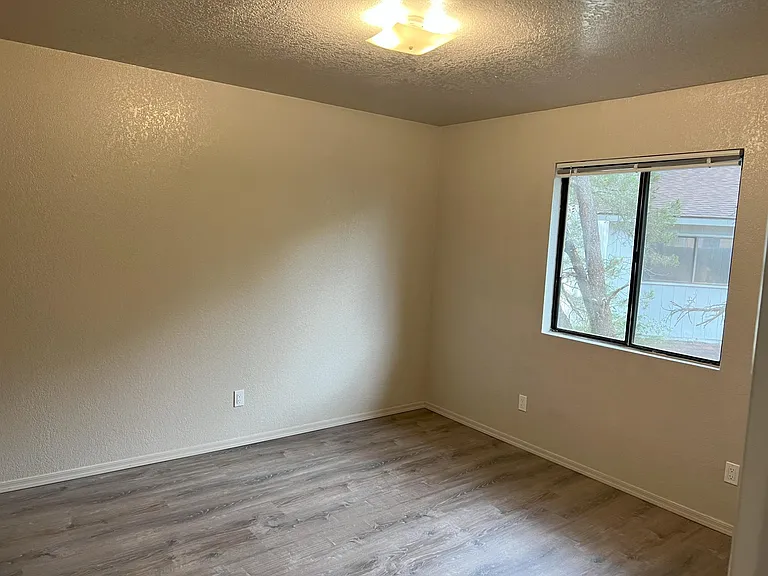 1230 S Lone Tree Rd #B — Photo 12
