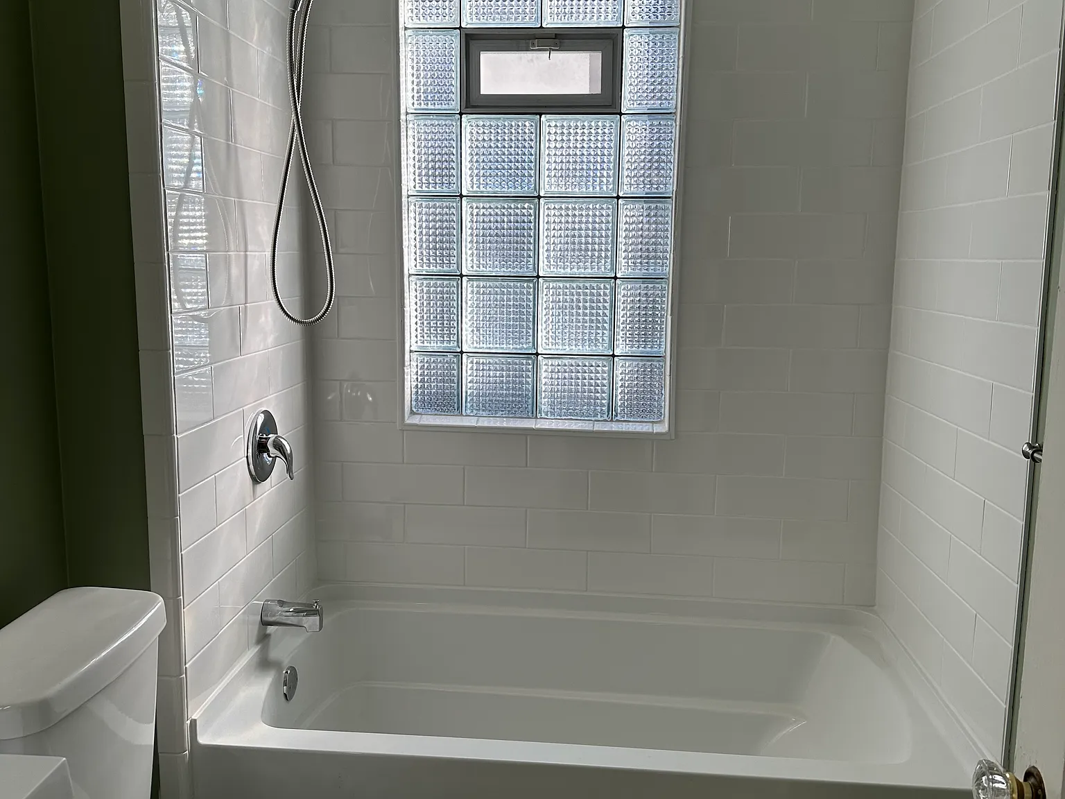 3 bed, 1200 sqft, $1,550 — Photo 4