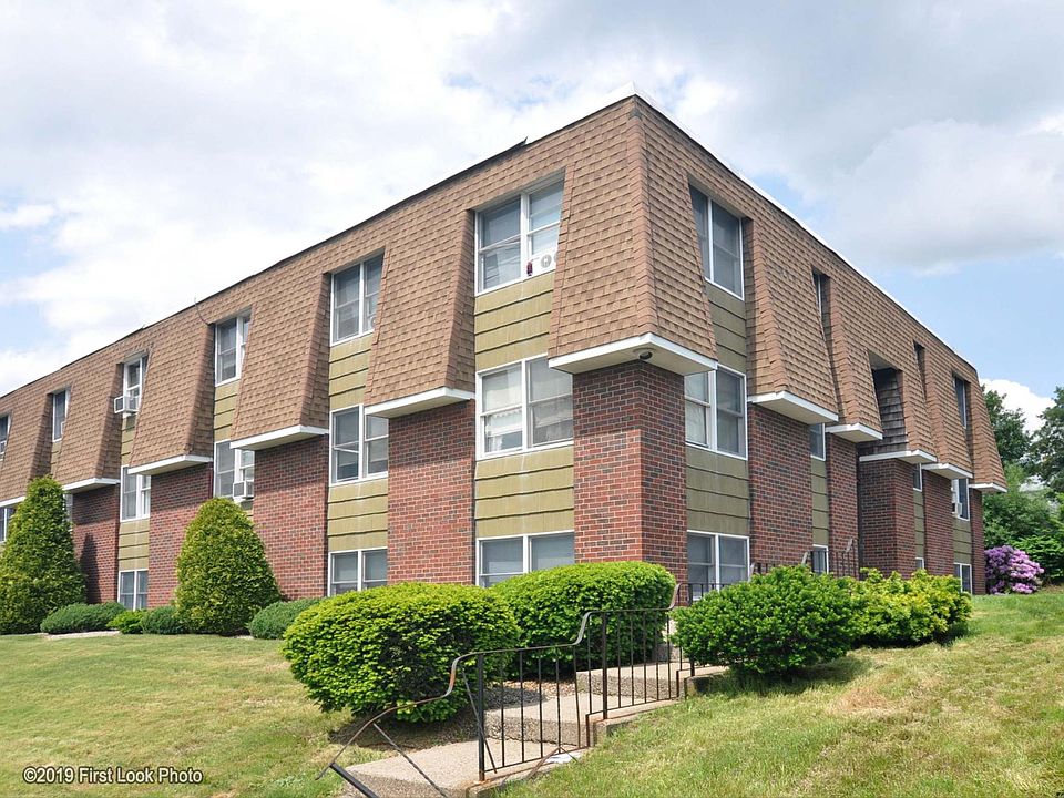 2nd image of 250 School St