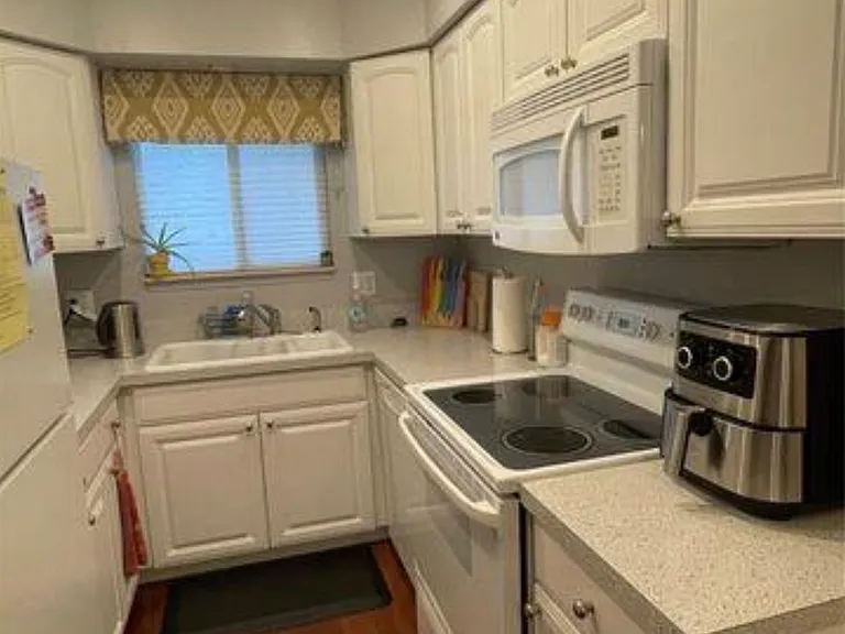 42630 Plymouth Hollow Dr #42630 — Photo 7