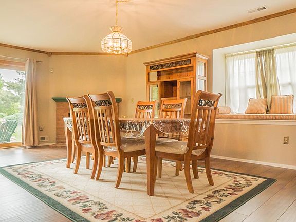 5th image of 105 Saint Anns Ct