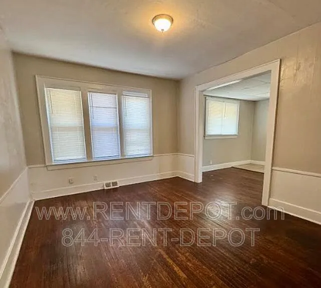 821 E Gum St — Photo 3