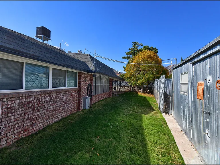 3433 Clearview Ln — Photo 32
