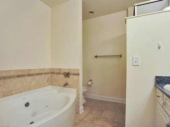 20 Avenue At Port Imperial image 21 of 45