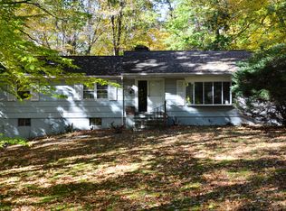 179 E Rocks Rd, Norwalk, CT 06851