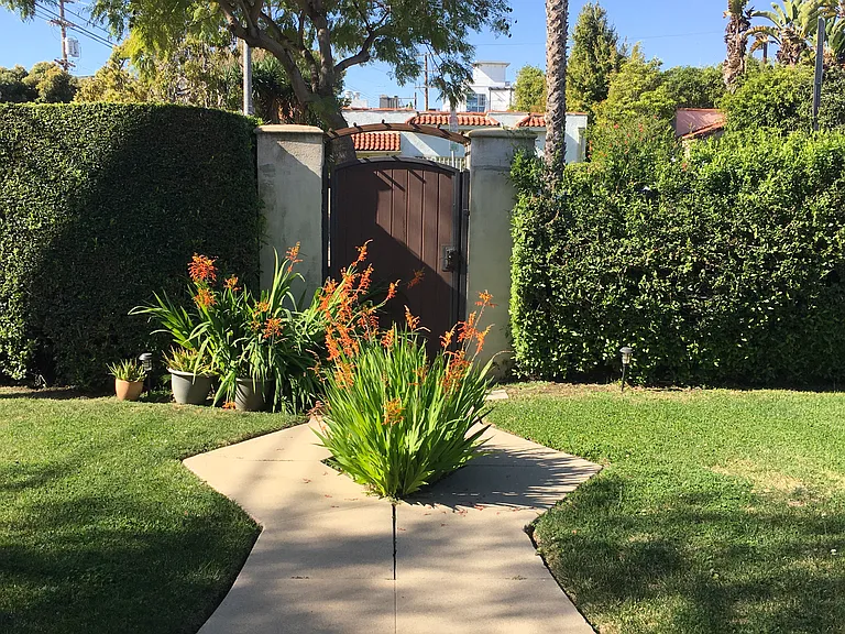 800 N Orange Grove Ave — Photo 5