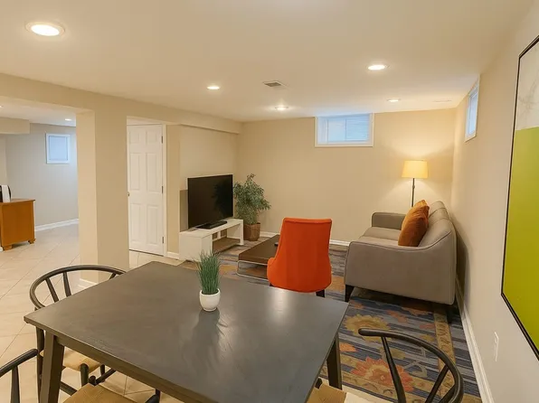 2804 Greenway Blvd W #Id1395353p, Falls Church, VA 22042