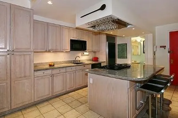 Sold by Corcoran | media 20