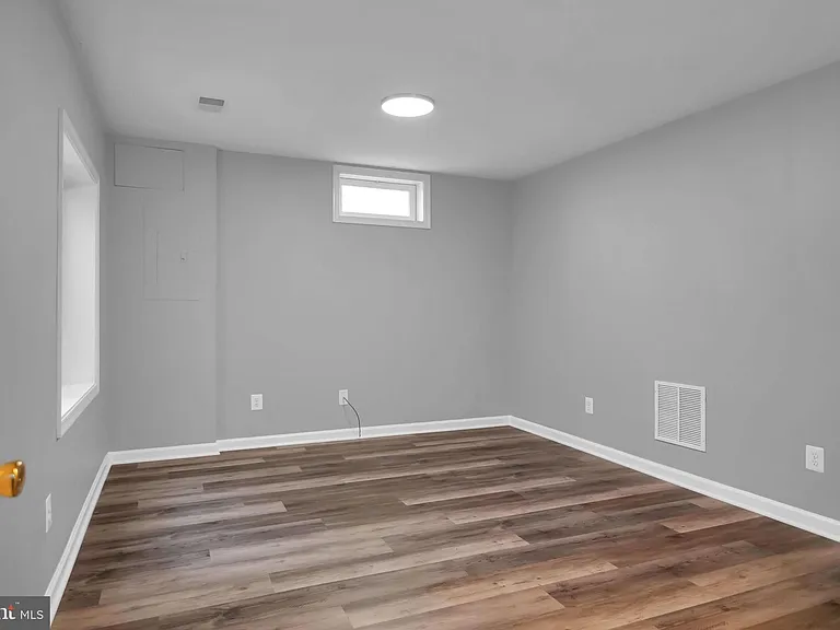2548 Port Potomac Ave — Photo 39