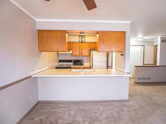 3rd image of 20942 Flora St