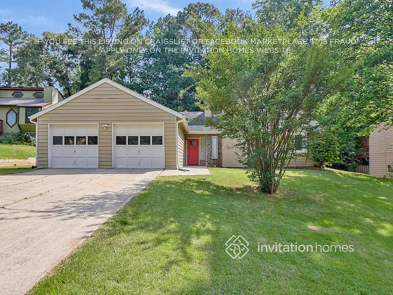 327 Mackinac Holw — Photo 2
