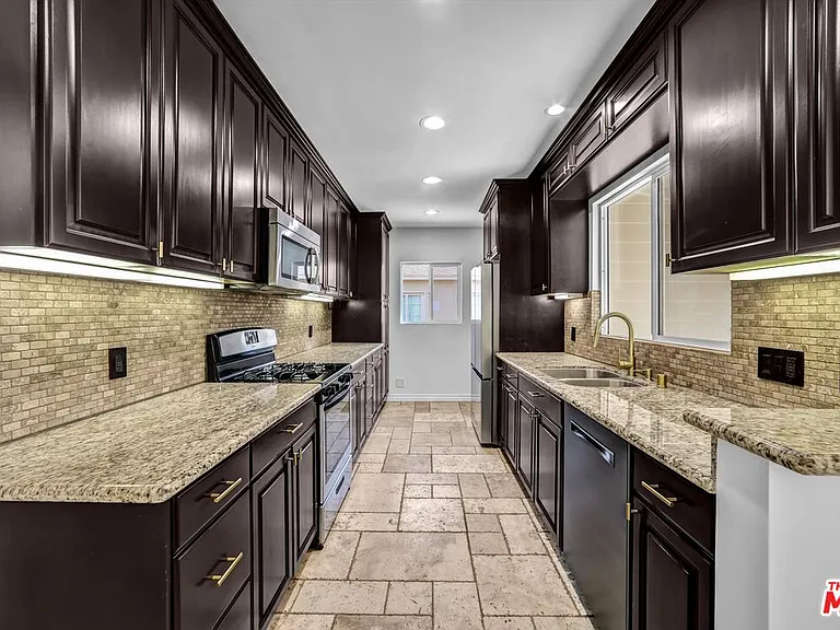 6254 Ben Ave — Photo 12