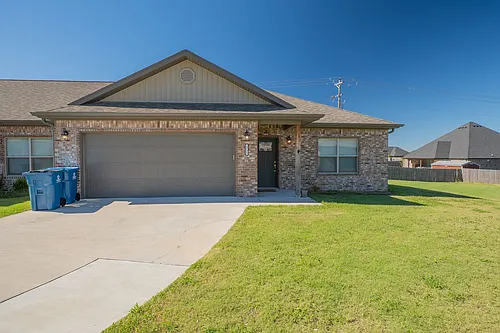 1735 Booker Cir Photo 1