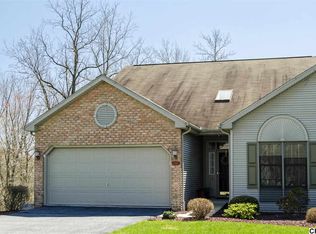 6459 Oak View Dr, Harrisburg, PA 17112