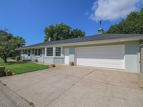 3rd image of 2405 Griffith Ave