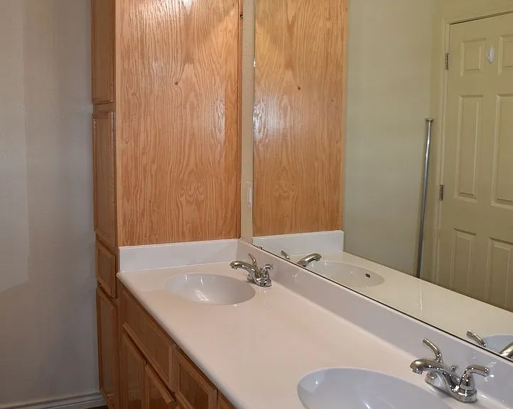 205 Coby Dr — Photo 13