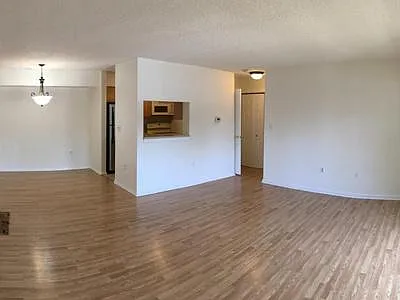 1919 Ravens Crest Dr — Photo 2