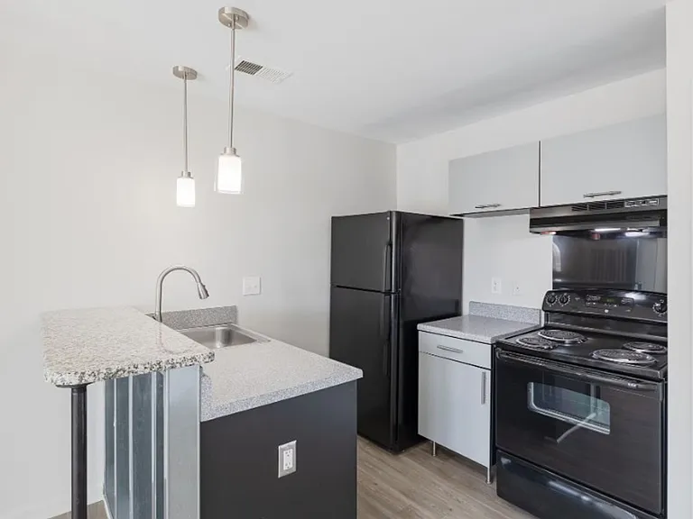 620 S Center St — Photo 9