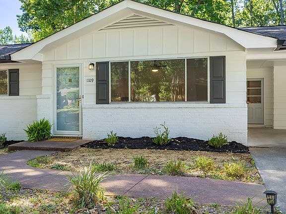 3rd image of 1109 Peerless Dr NW