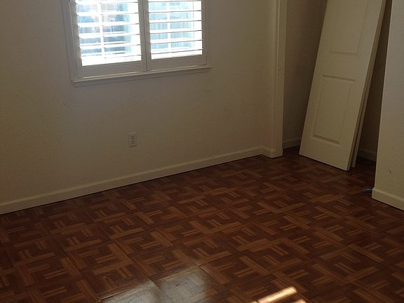 5th image of 1067 Barnsbury Ct