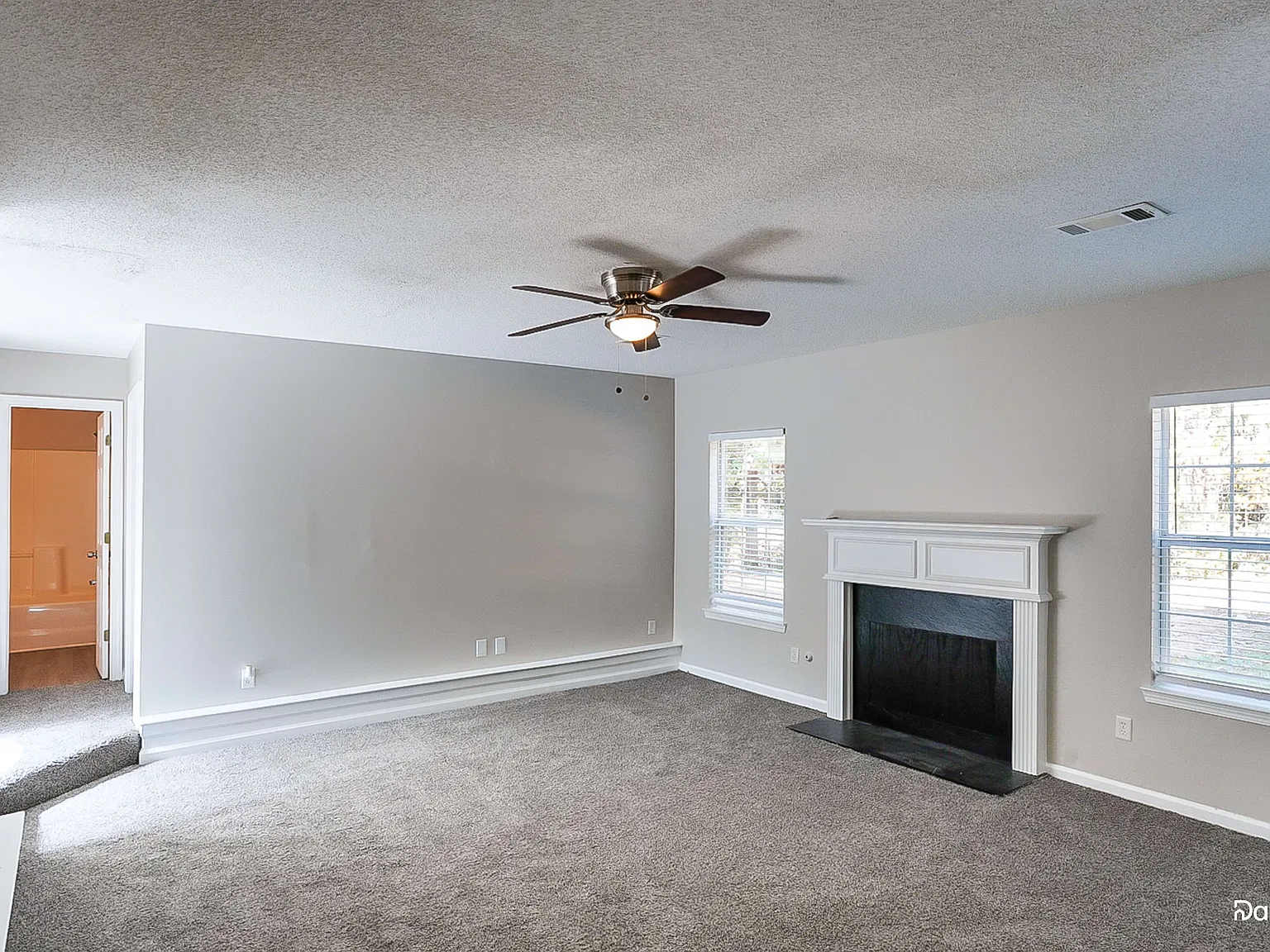 4 bed, 3.0 bath, 2588 sqft, $2,805 — Photo 4