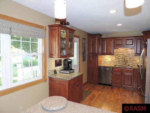 4th image of 209 Ann Dr